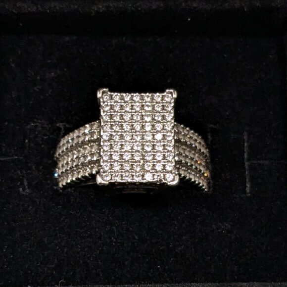 Jewelry - 3 ct total weight